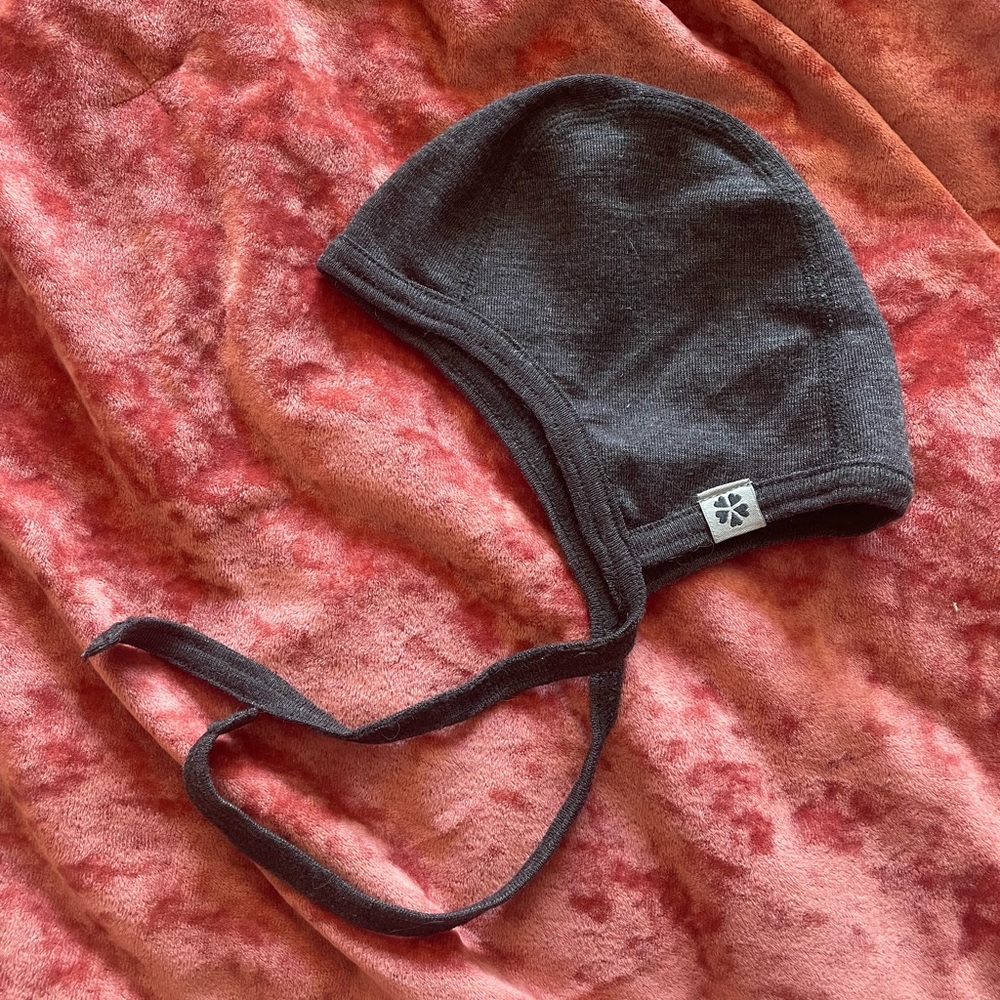Merino wool bonnet